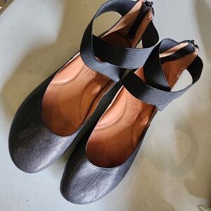 Gentle Soul Black Leather Ballet Flats